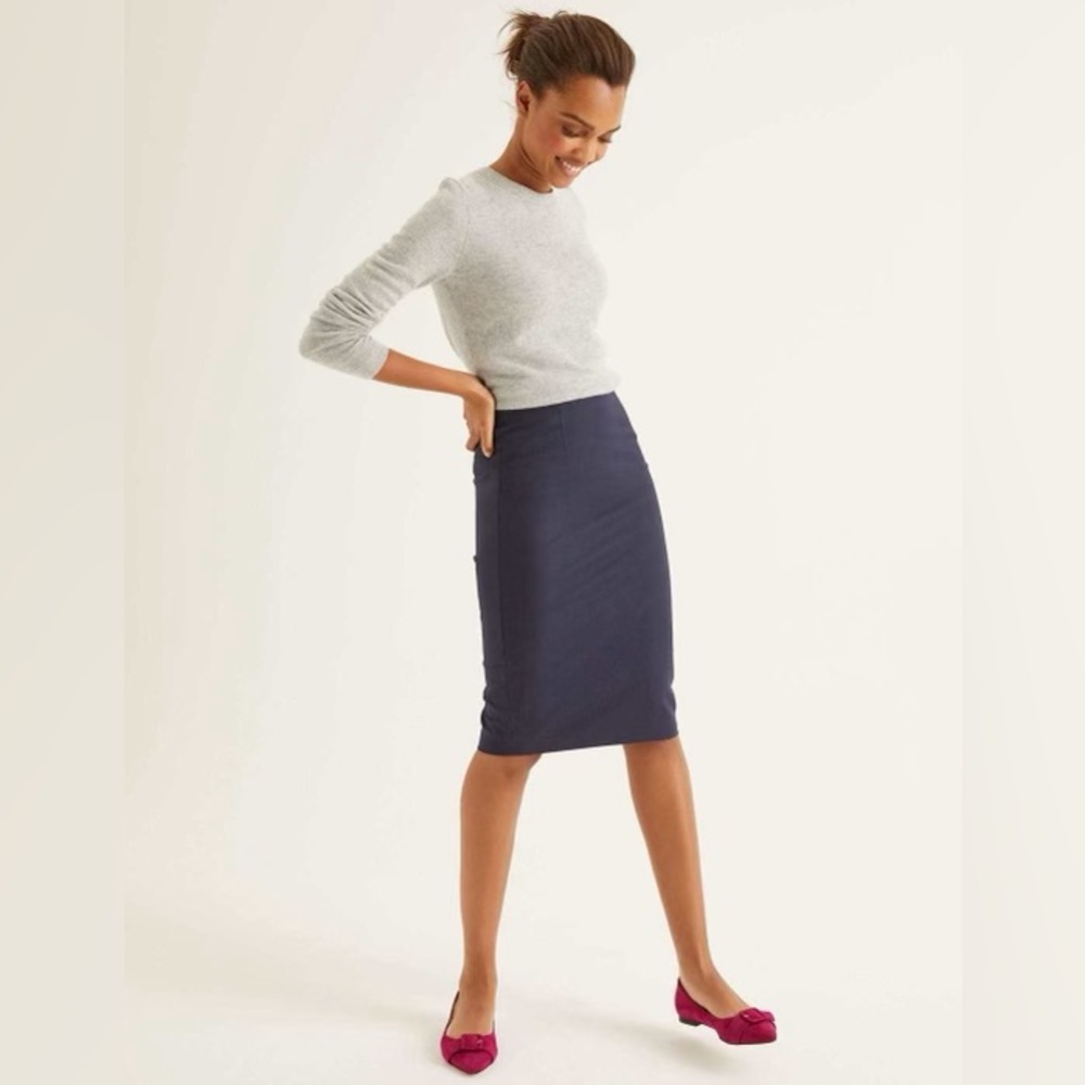 Boden Richmond pencil skirt in Navy
Size: 22L